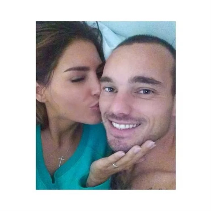 Yolanthe Cabau’dan ayrılık iddialarına fotoğraflı yanıt