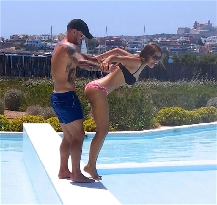 Yolanthe Cabau’dan ayrılık iddialarına fotoğraflı yanıt