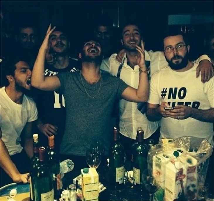 İran'ı karıştıran Instagram fotoğrafları!