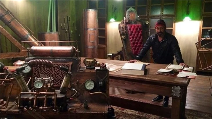 Cem Yılmaz fena çakıldı!
