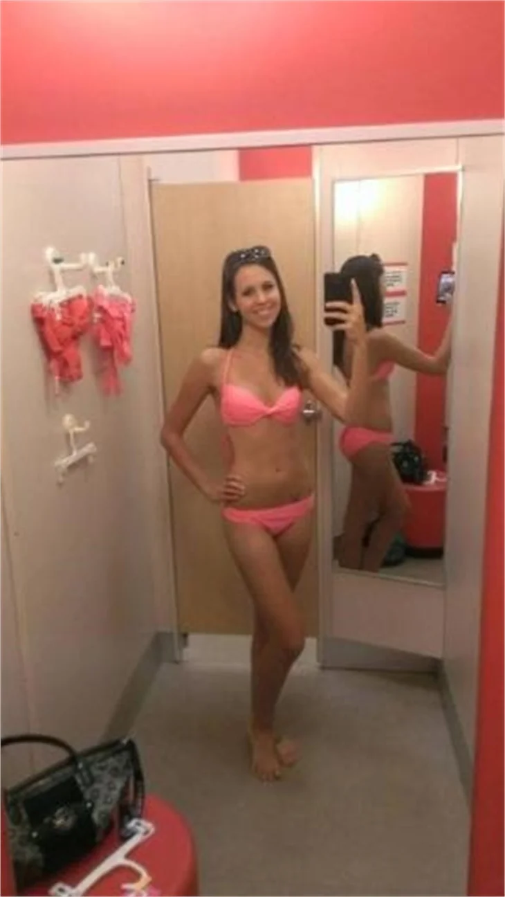 Şimdi de ayna karşısında selfie!