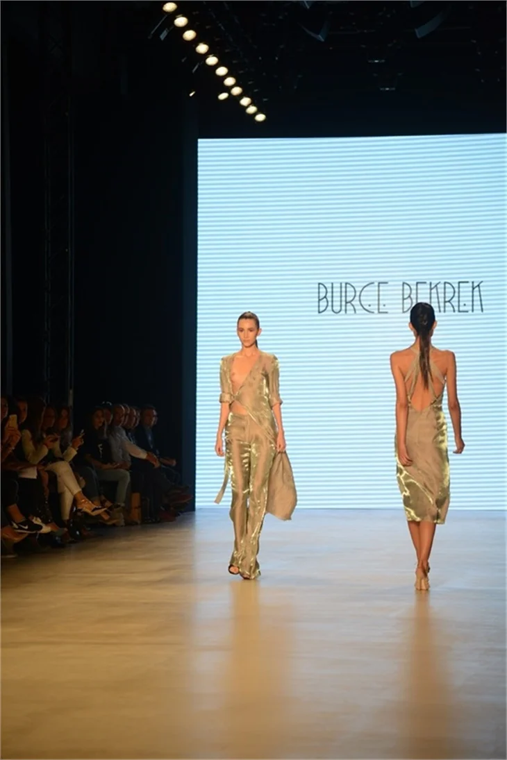 Fashion Week'te fermuar modası