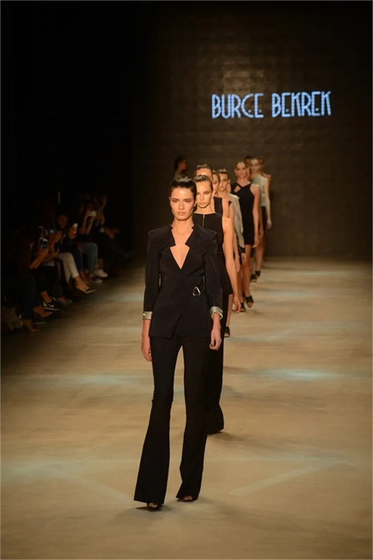 Fashion Week'te fermuar modası