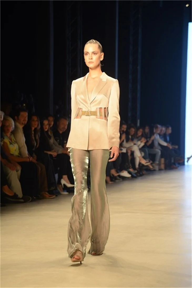 Fashion Week'te fermuar modası
