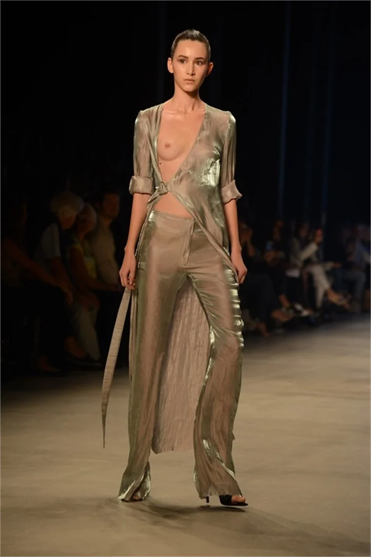 Fashion Week'te fermuar modası