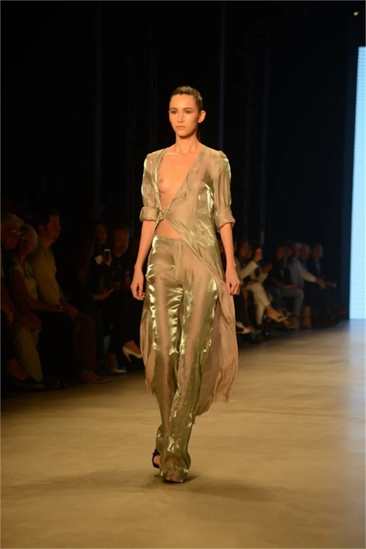 Fashion Week'te fermuar modası