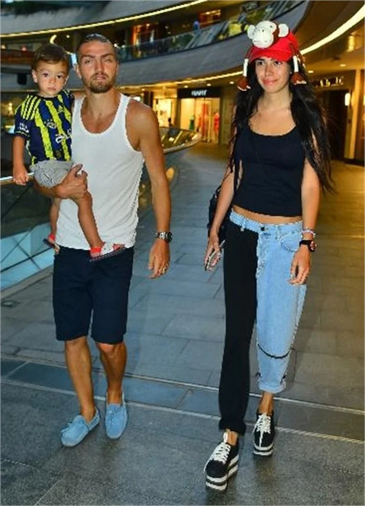 Caner sahada Asena sinemada!