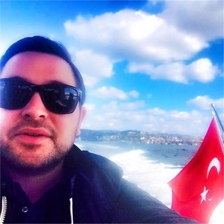 Özge Ulusoy ve Hacı Sabancı aşkını ilan etti!