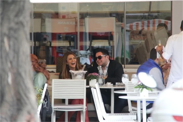 Özge Ulusoy ve Hacı Sabancı aşkını ilan etti!