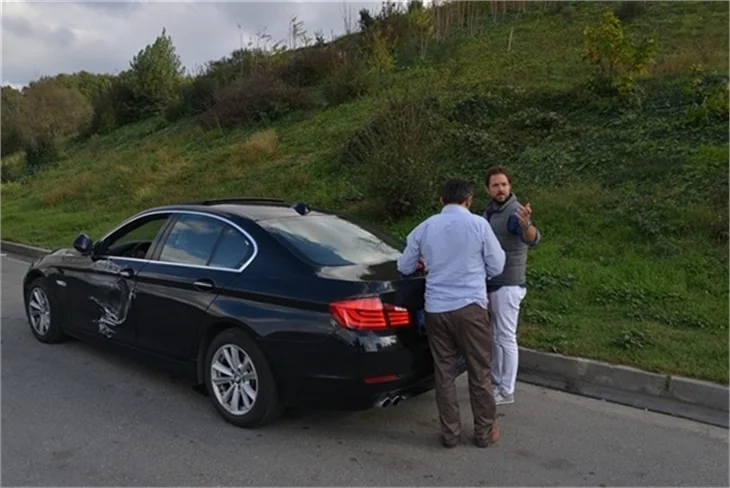 Ünlü işadamı köprüde kaza yaptı!