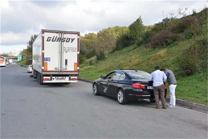 Ünlü işadamı köprüde kaza yaptı!