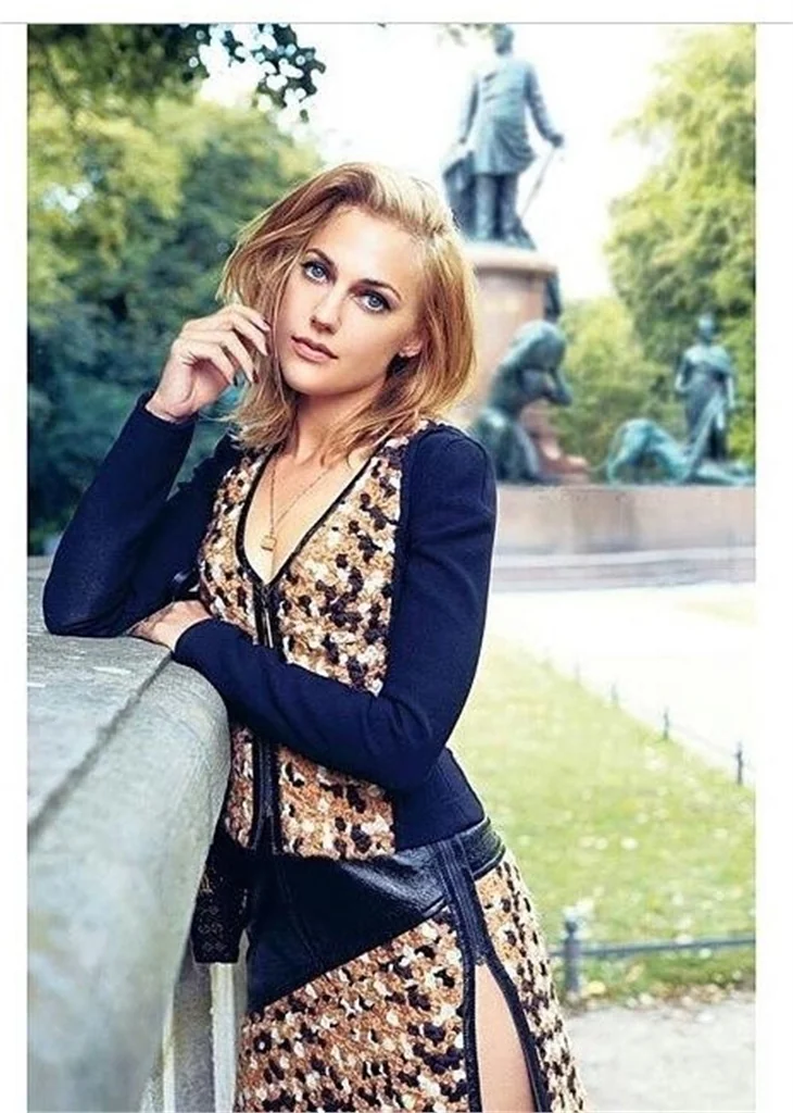 Cannes’dan Meryem Uzerli geçti!