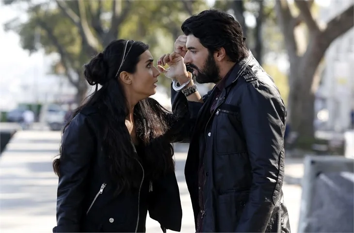 'Kara Para Aşk'ta aşk yeniden!