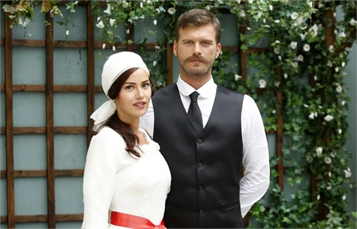 Fahriye Evcen'den 'sette kavga' haberlerine cevap!