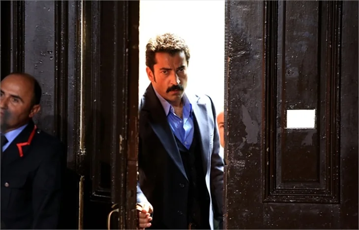 Karadayı jeneriğinde komik hata!