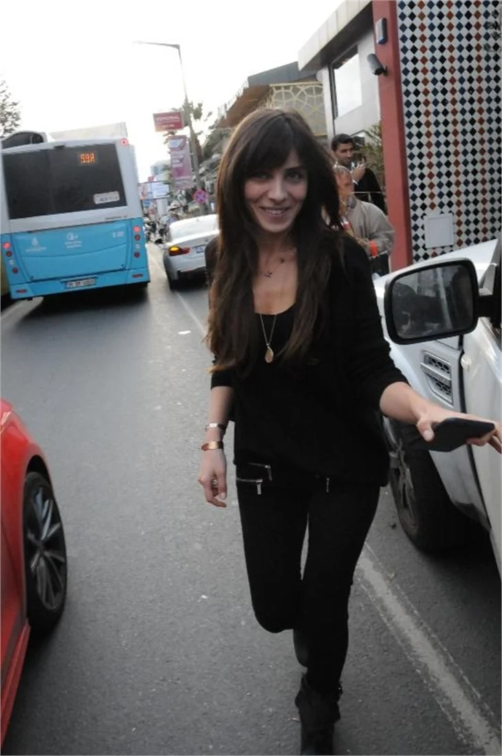 Cansu Dere'den aşk açıklaması!