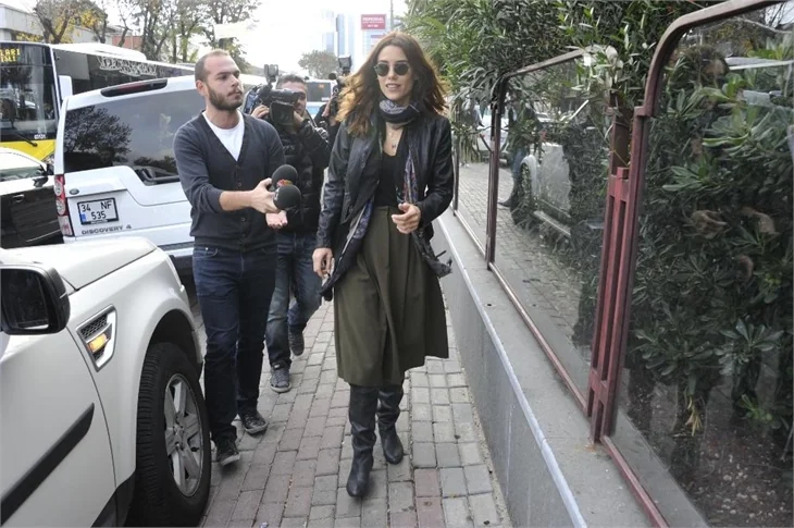 Cansu Dere'den aşk açıklaması!