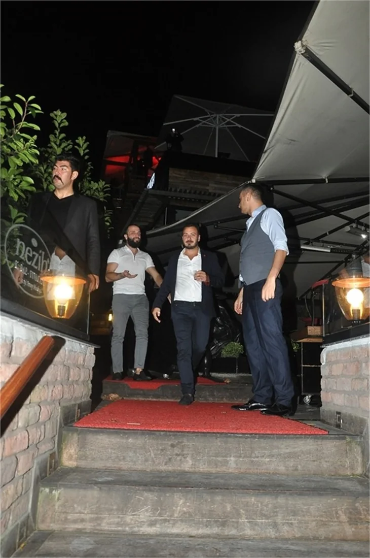 Asena ile Berkay yine yan yana!