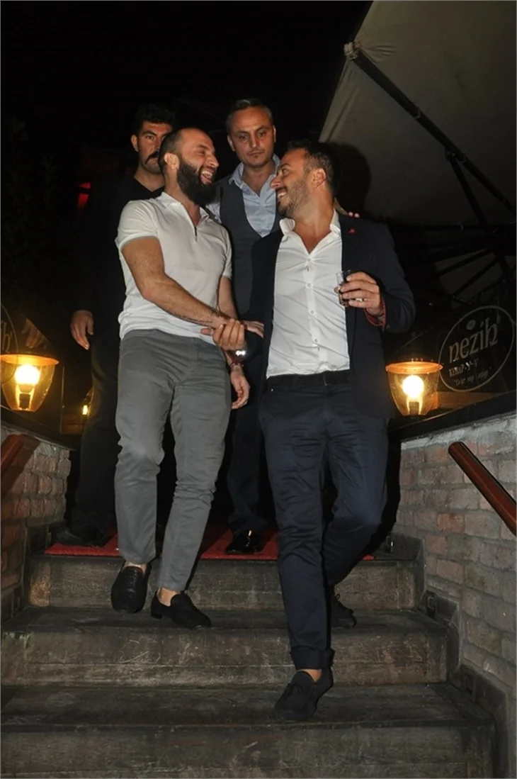 Asena ile Berkay yine yan yana!