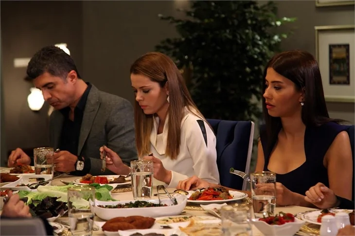 "Kaderimin Yazıldığı Gün"de Elif ve Kahraman namlunun ucunda!