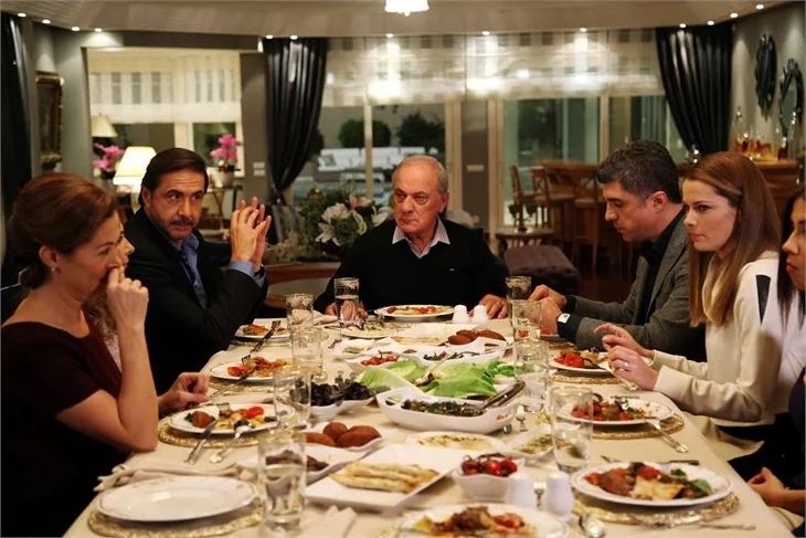 "Kaderimin Yazıldığı Gün"de Elif ve Kahraman namlunun ucunda!
