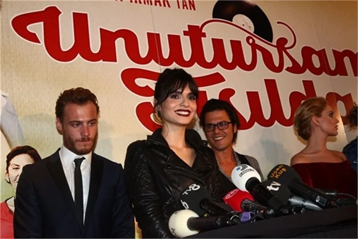 'Unutursam Fısılda'nın galasına ünlü akını!
