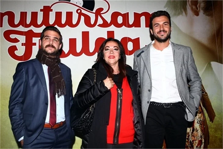 'Unutursam Fısılda'nın galasına ünlü akını!
