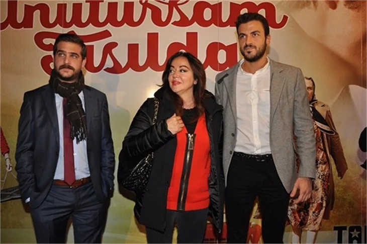 'Unutursam Fısılda'nın galasına ünlü akını!
