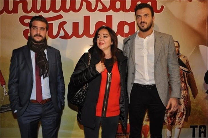 'Unutursam Fısılda'nın galasına ünlü akını!