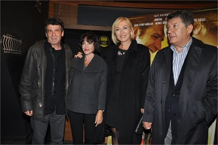 'Unutursam Fısılda'nın galasına ünlü akını!