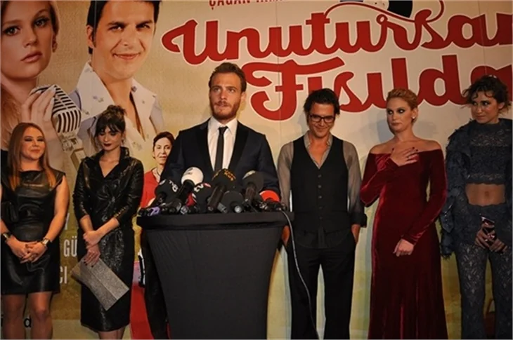 'Unutursam Fısılda'nın galasına ünlü akını!