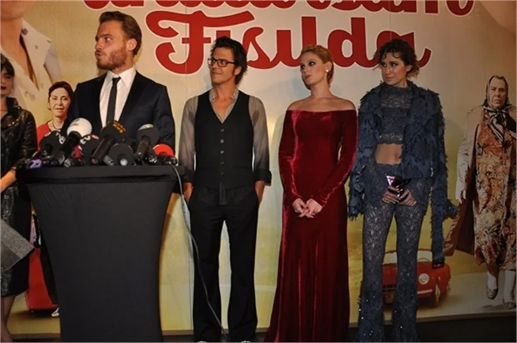 'Unutursam Fısılda'nın galasına ünlü akını!