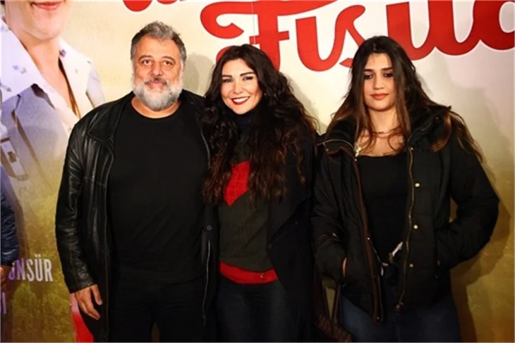 'Unutursam Fısılda'nın galasına ünlü akını!