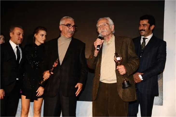 5. Ayaklı Gazete Tv Yıldızları ödül gecesi yapıldı!