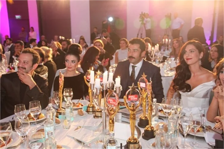5. Ayaklı Gazete Tv Yıldızları ödül gecesi yapıldı!