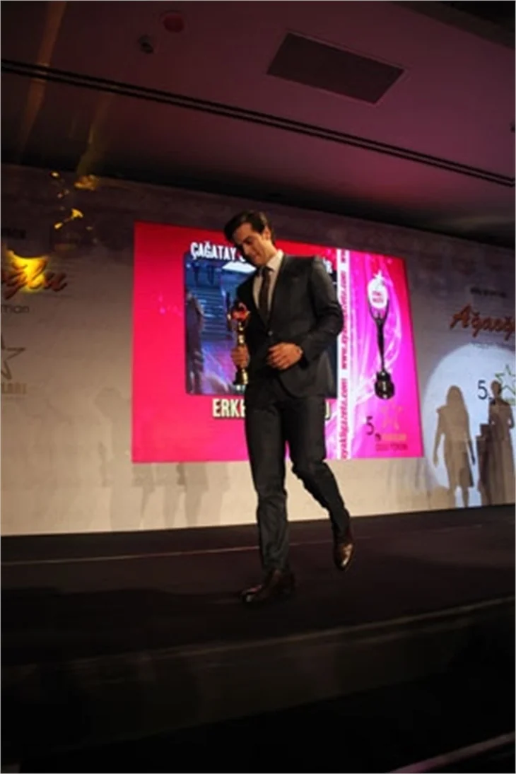 5. Ayaklı Gazete Tv Yıldızları ödül gecesi yapıldı!