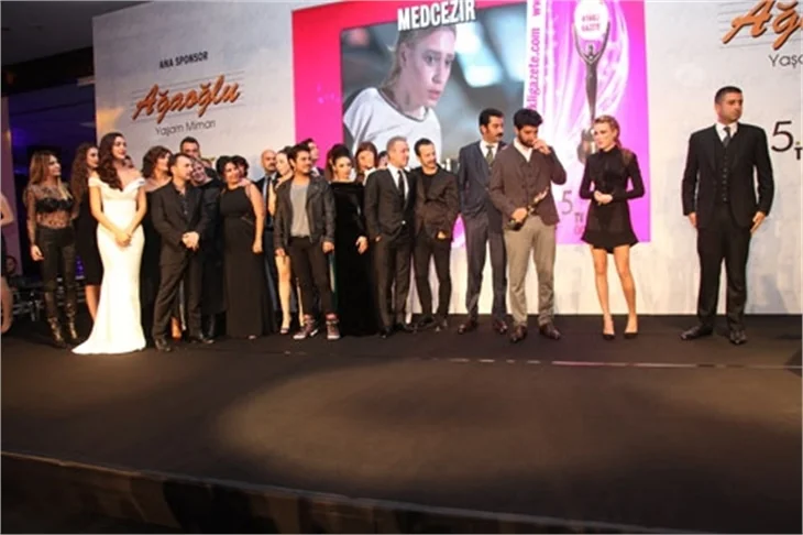 5. Ayaklı Gazete Tv Yıldızları ödül gecesi yapıldı!