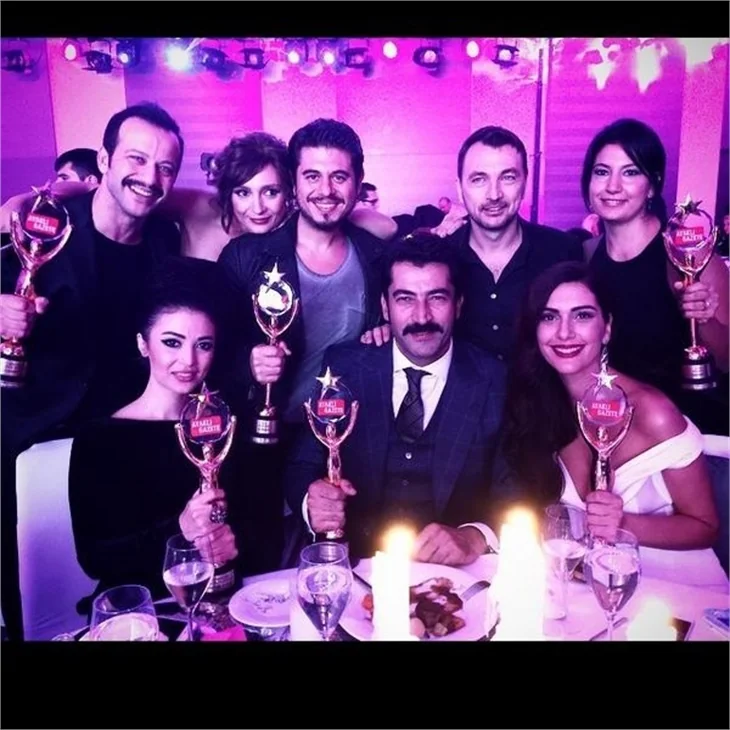 5. Ayaklı Gazete Tv Yıldızları ödül gecesi yapıldı!