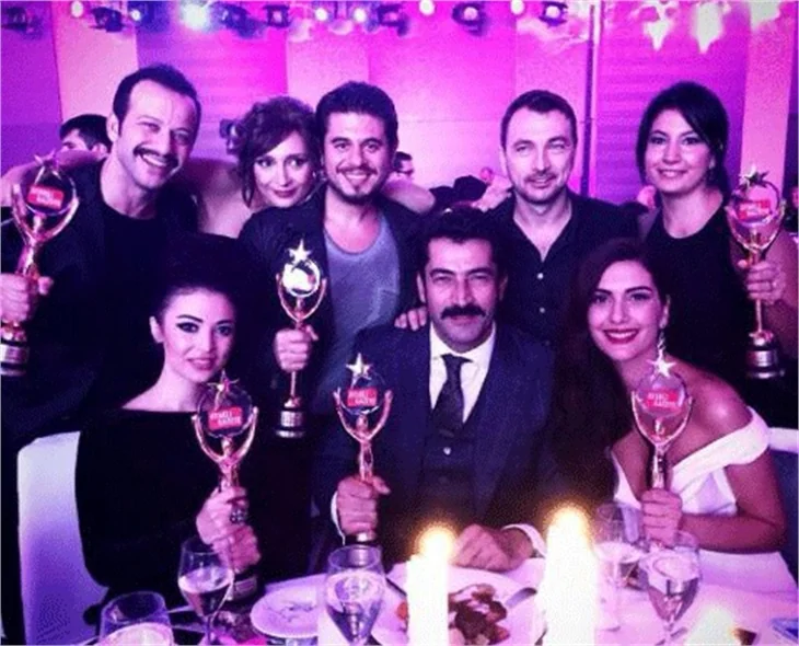 5. Ayaklı Gazete Tv Yıldızları ödül gecesi yapıldı!