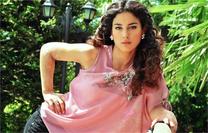 Cansu Tosun'dan büyük bomba!