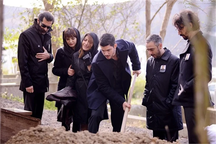 Ulan İstanbul'da Carlos öldü mü?
