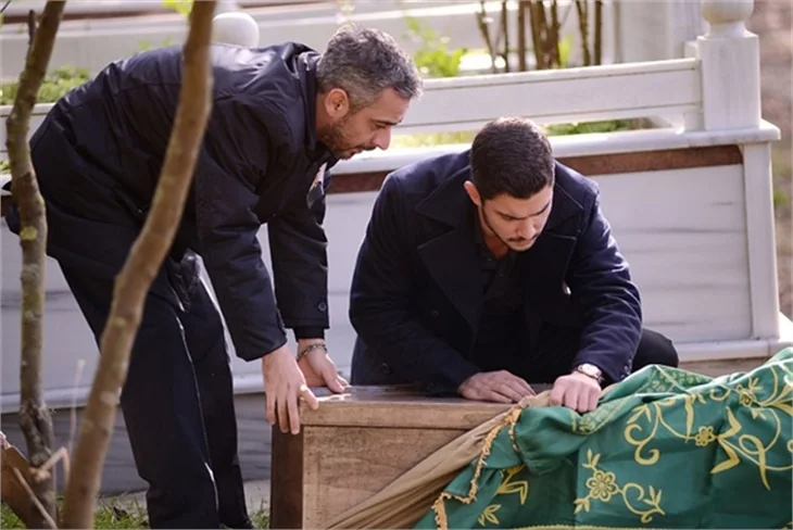 Ulan İstanbul'da Carlos öldü mü?