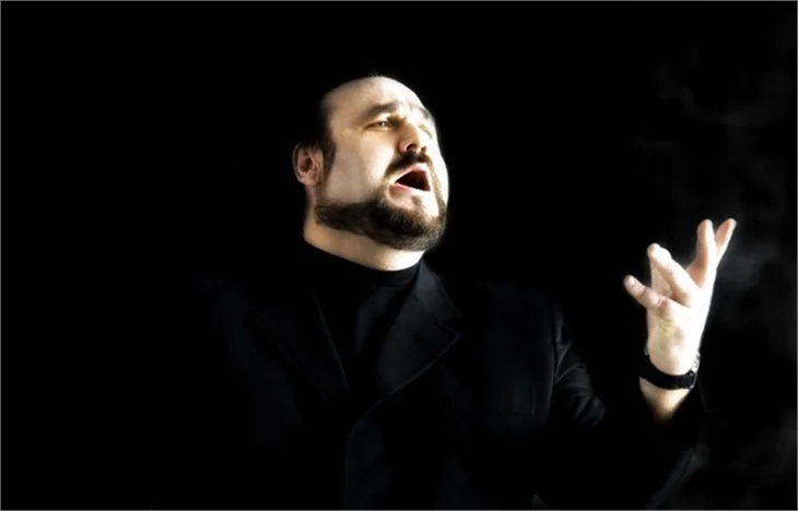 Hakan Aysev 5. evliliğe göz kırptı!