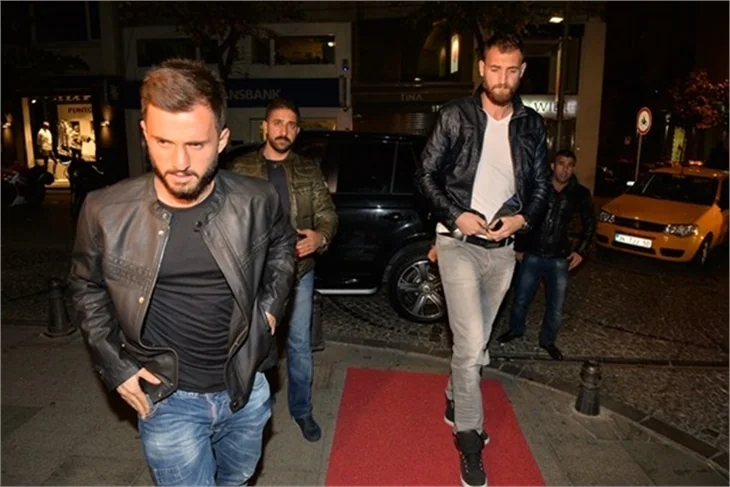 Galatasaraylı futbolcular maçtan sonra bara gidince...