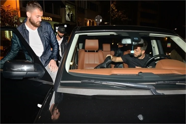 Galatasaraylı futbolcular maçtan sonra bara gidince...