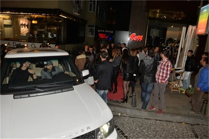Galatasaraylı futbolcular maçtan sonra bara gidince...