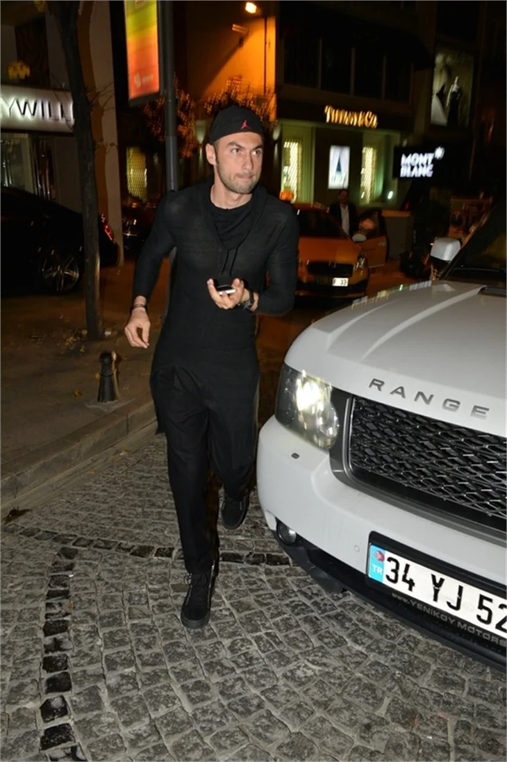 Galatasaraylı futbolcular maçtan sonra bara gidince...