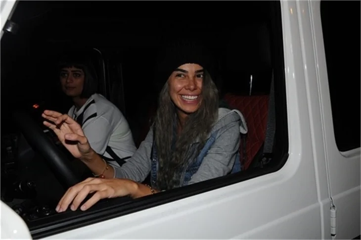 Asena Erkin yeni arabasının plakasını neden kaldırdı?