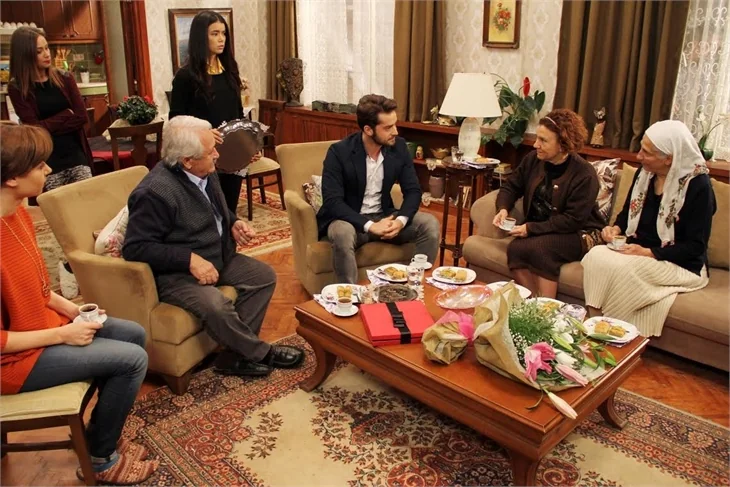 Kocamın Ailesi'nde Tarık evden ayrılacak mı?