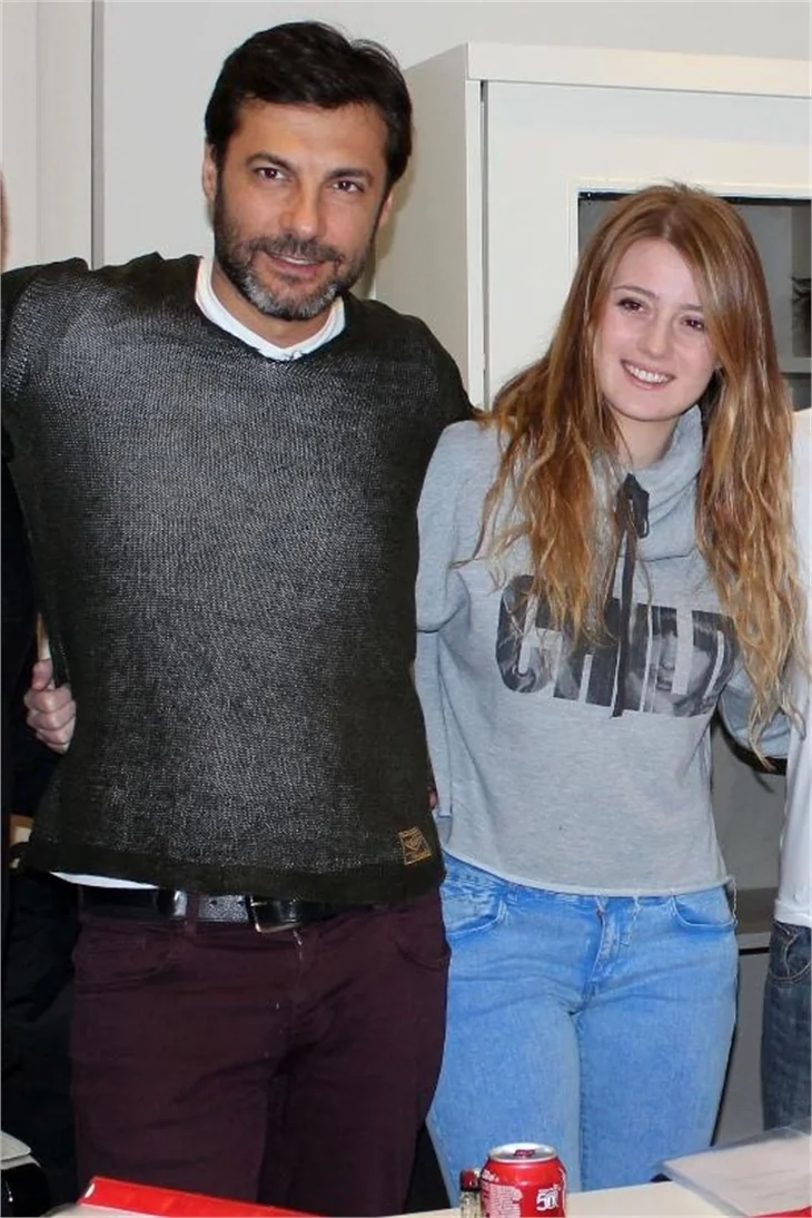 Gizem Karaca kendi galasını kaçırdı!